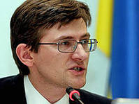 Магера на удивление единодушен с Януковичем в том, что ЦИК давно пора было дать дополнительные полномочия