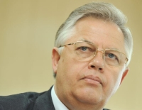 От имени украинского народа переговоры с Россией ведут олигархи /Симоненко/