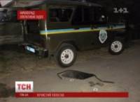 На Кировоградщине пьяный мужчина набросился с топором на жену с ребенком. После чего разнес милицейское авто