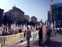 Шабаш под КГГА: ни нардепов, ни журналистов не пускают на заседание