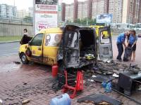 В Киеве рядом со станцией метро взорвалось очередная автокофейня