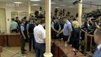 Первые секунды после оглашения приговора Навальному. Фоторепортаж из зала суда