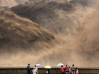 Слив водохранилища на Желтой реке в Китае – мощно, грандиозно и немного страшно