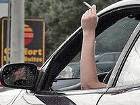 На Львовщине водитель вторые сутки отказывается выходить из автомобиля, чтобы заплатить штраф
