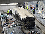Машинист, разбившегося в Испании поезда, во время аварии превысил скорость в два раза и говорил по телефону