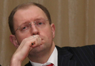 Яценюк подозревает, что Мельника банально подставили