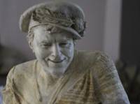 На Харьковщине открыли памятник вечно в кого-то влюбленного Попандопуло