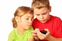Ученые рассказали о вреде смартфонов для здоровья маленьких детей. Можно подумать, для взрослых от них – одна польза
