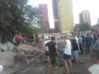 В Киеве жители Троещины штурмом взяли стройплощадку. Фоторепортаж с места событий