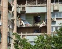 В Луганске под завалами рухнувшего дома нашли еще одно тело