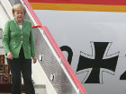 В Германии качок-наркоман пробрался в самолет Ангелы Меркель, чтобы поспать на ее кровати