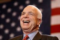 Прямо как у нас. Американский сенатор резался в покер на «айфоне» во время судьбоносных слушаний по Сирии