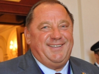 Депутаты Ирпенского горсовета подтвердили, что считают Мельника истинным образцом для подражания для жителей своего городка