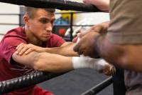 Вася «Лом» начал подготовку к дебютному бою на профессиональной арене