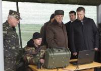 Как Янукович боевую мощь Украины оценивал. Фоторепортаж с места событий