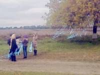 К приезду Януковича на Кировоградщине голубыми лентами украсили даже деревья и памятник