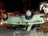 В Мариуполе «шестерка», «поцеловавшись» с Daewoo, перевернулась на крышу. Пострадала беременная женщина