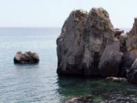 В Крыму харьковчанин сиганул с пятидесятиметровой скалы и пропал в морской пучине