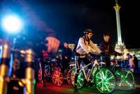 В Киеве любители велосипедов устроили настоящее шоу
