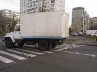 В Киеве грузовик снес старушку, перебегавшую дорогу по «зебре»