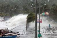 Жертвами тайфуна на Филиппинах стали не менее ста человек