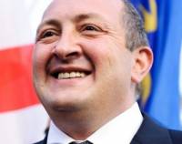 Новый президент Грузии принял присягу, а Саакашвили на прощание дал орден Хиллари Клинтон
