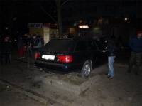 В день памяти жертв ДТП в Тернополе иномарка на остановке сбила троих человек