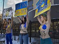 Активистки FEMEN подрались с проститутками в Берлине