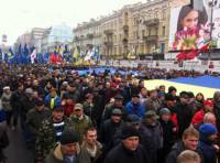 На Майдане Незалежности формируются многотысячные колонны для пикетирования Администрации Президента