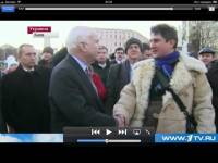 К чему бы это? Директор «Московской биржи» Сульжик, засветившийся в скандале с возможным обвалом гривны, пожал на Евромайдане руку американскому «ястребу» Маккейну