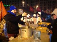 Евромайдан продержался еще одну ночь. Фоторепортаж с места событий
