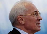 Старый нытик Азаров уверяет, что украинские предприятия производят неликвидную дрянь