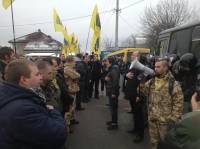 Автомайдан добился своего: кортеж Януковича из Межигорья не выехал
