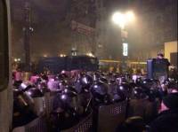 На Грушевского гремят взрывы. Милиция активно забрасывает митингующих светошумовыми гранатами