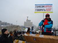 Застреленный активист Евромайдана перед смертью читал стихи на фоне баррикад. Парню было всего 20 лет