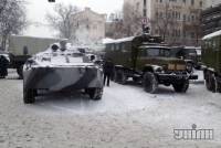 В Киев стягивают тяжелую технику. Фоторепортаж с места событий
