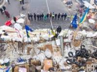 В центре Киева появились две мощные баррикады