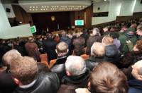 В Сумах активисты помешали облсовету принять заявление в поддержку Януковича