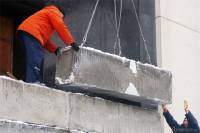 Одесскую ОГА забаррикадировали бетонными блоками