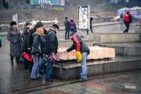На Майдане установили скульптуру, посвященную революции