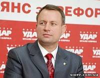 Майдан освободит админздания только после возврата к Конституции 2004 года /Аверченко/