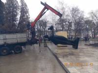 Во Львовской области демонтировали памятник советскому воину