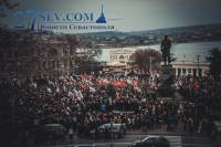 В Севастополе 20 тысяч человек избрали мэром гражданина России. С флагштока сорвали флаг Украины