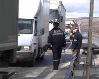 Милиция с народом... Все въезды на Закарпатье усиленно охраняют гаишники вместе с активистами