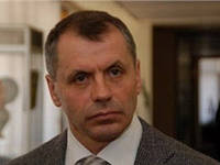 Крымский спикер обещает, что «самооборона» сегодня же покинет здание парламента
