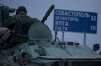 Российские солдаты в Крыму начали рыть окопы. Ждут какую-то провокацию
