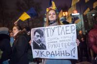 В Донецке прошел импровизированный многотысячный митинг против российской интервенции
