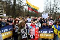 Такие демонстрации в поддержку Украины теперь будут проходить в Вильнюсе каждый день