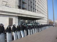 Противостояние в Донецкой ОГА закончено. Из здания вывели около 70 человек. Часть 1