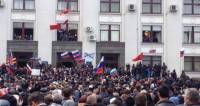 В Луганске сепаратисты захватили здание обладминистрации и заставили нового губернатора подать в отставку